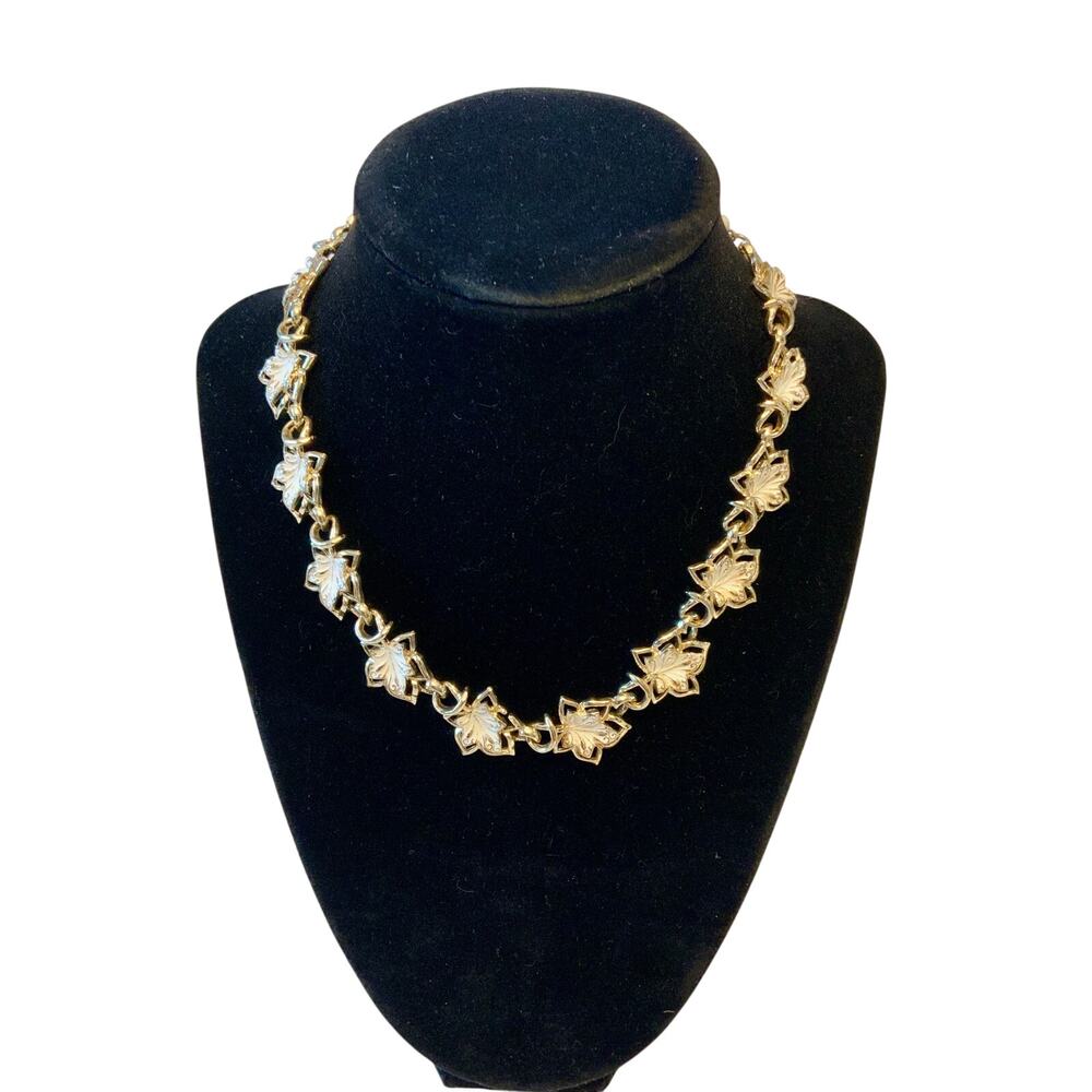 Vintage Coro White Enamel Ivy Leaf Necklace Gold Tone Adjustable 17” Mid Century - Picture 1 of 5